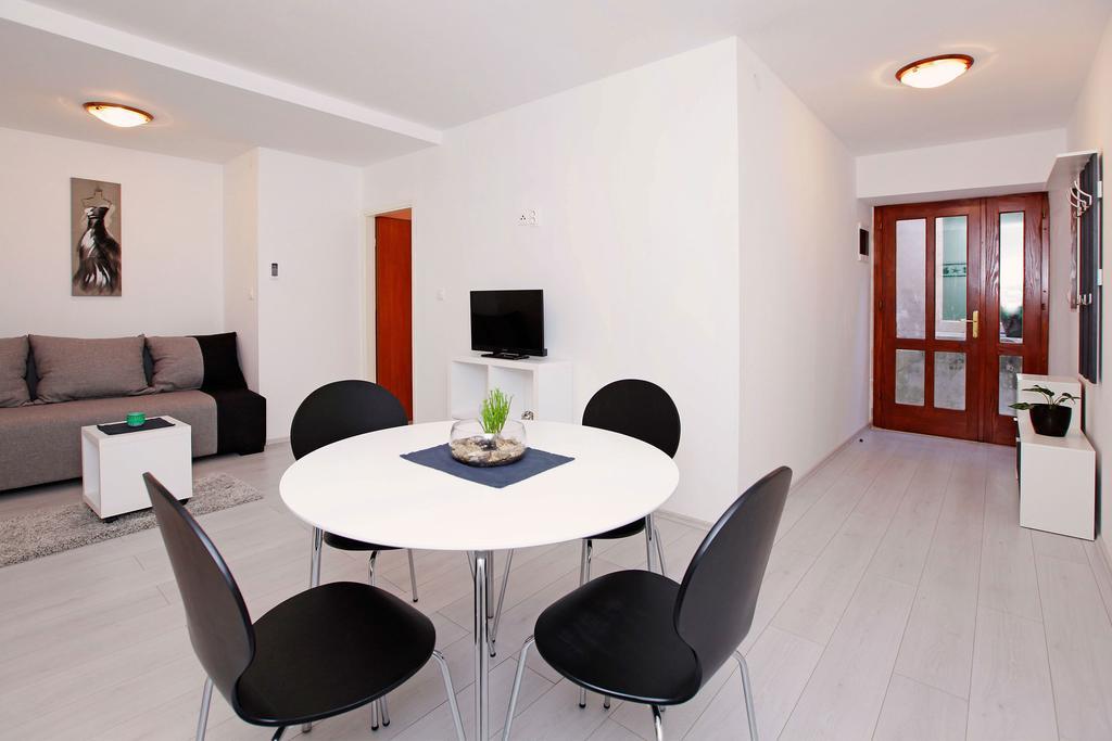 Apartments Park Vela Luka Rom bilde