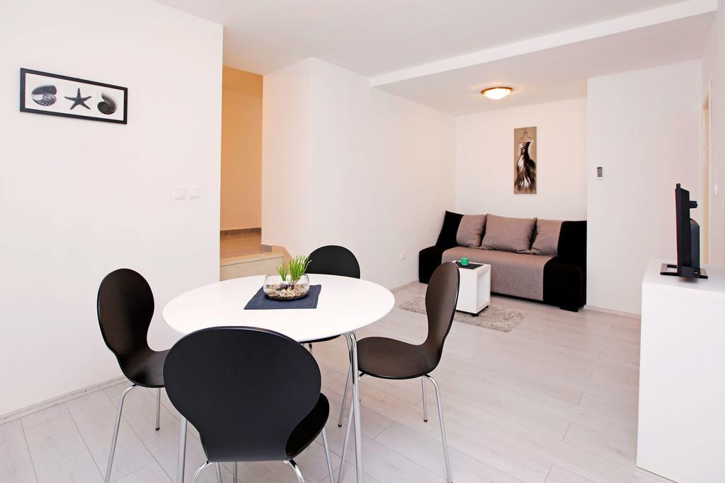 Apartments Park Vela Luka Rom bilde