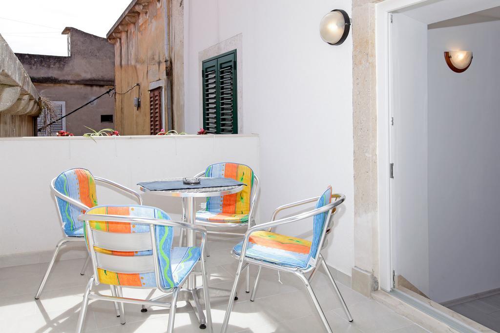 Apartments Park Vela Luka Rom bilde